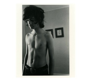 Adam Mediano torse nu photographié par Larry Clark à Marfa