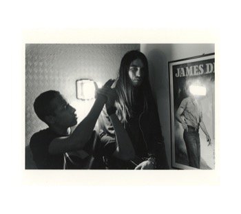 Préparation d’un portrait à Marfa photographiée par Larry Clark