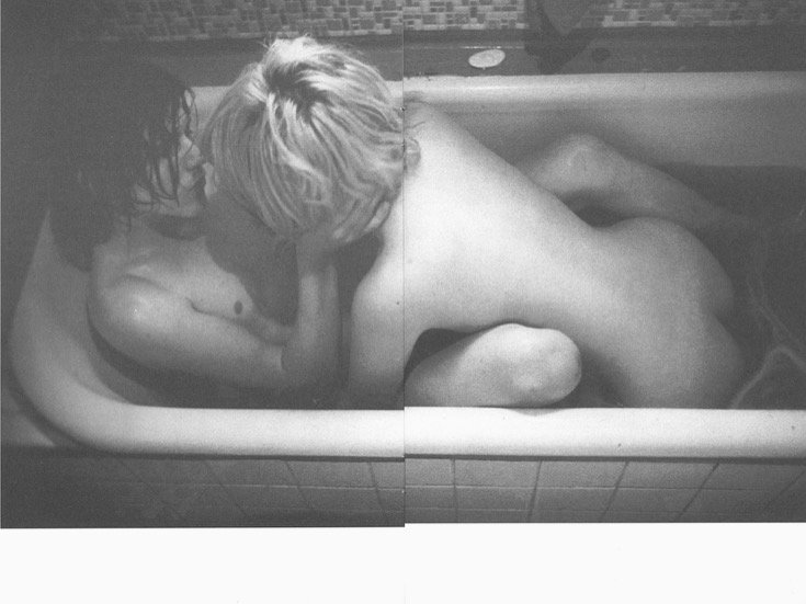 Double page photographique du livret de la rétrospective Larry Clark à l’ICP