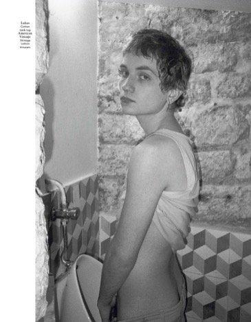 Portrait en noir et blanc photographié par Larry Clark